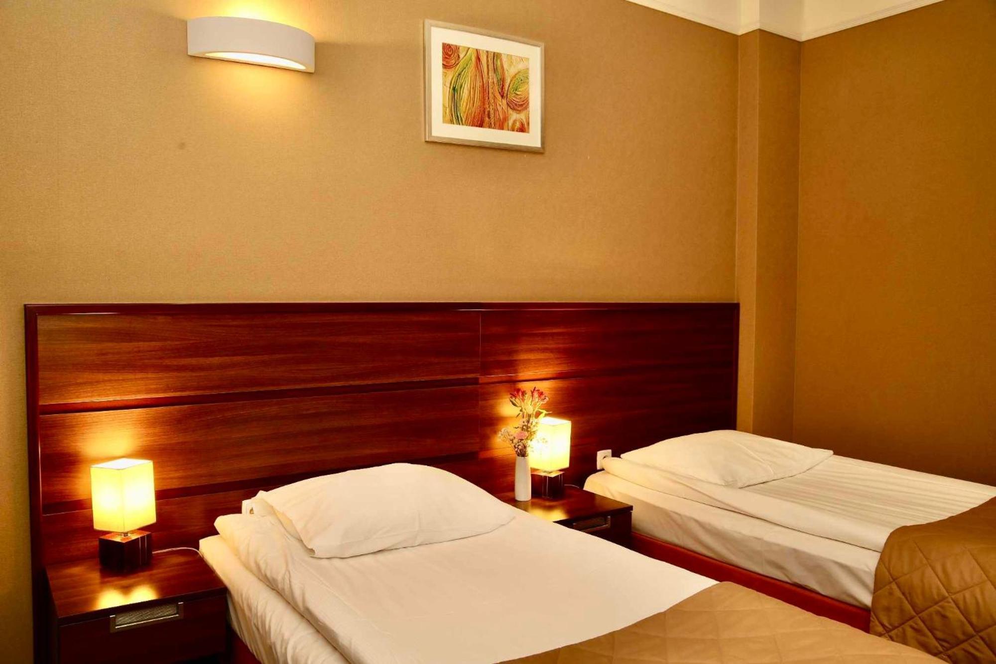 Hotel Teczowy Mlyn Kielce Luaran gambar