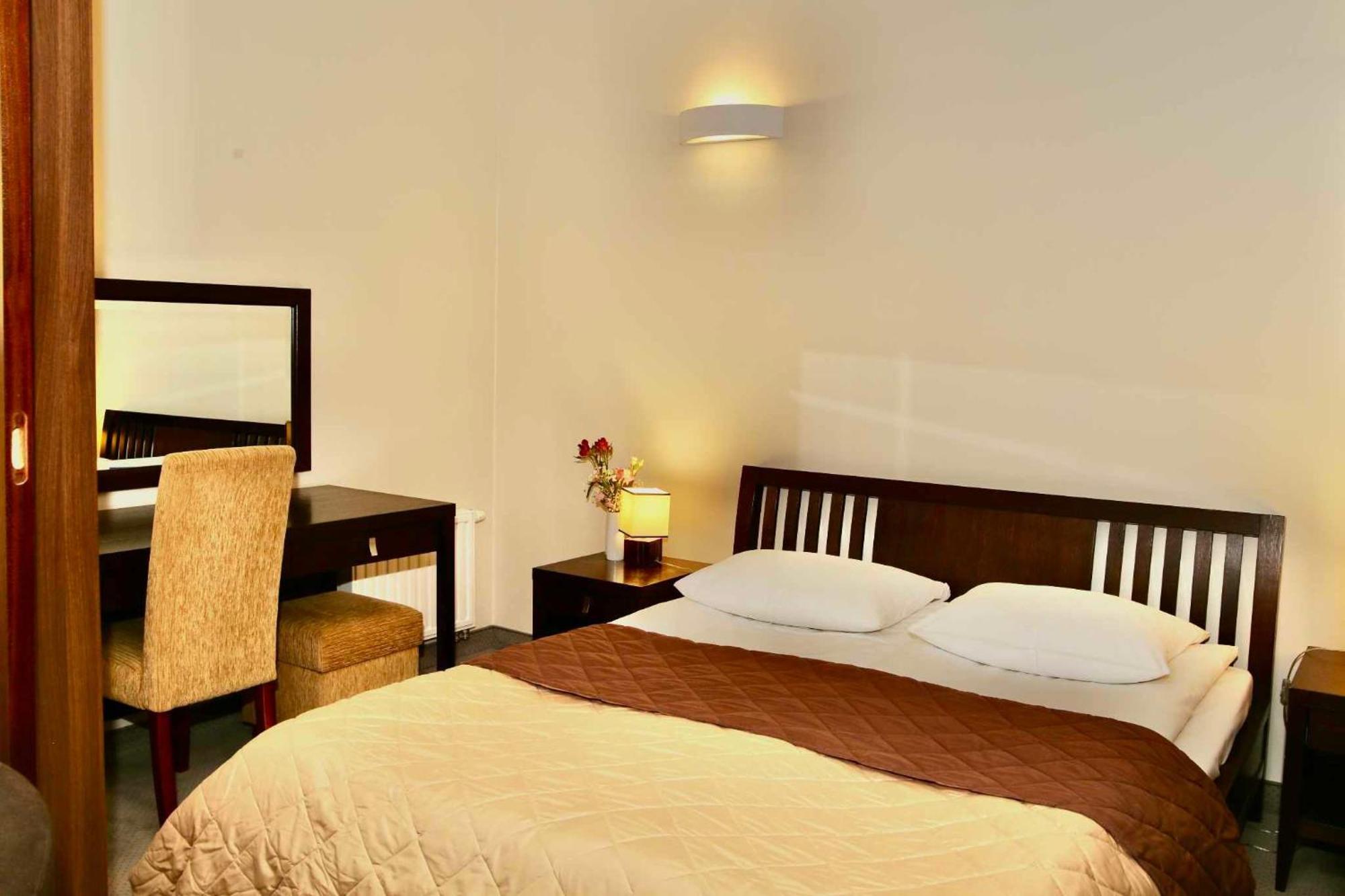 Hotel Teczowy Mlyn Kielce Luaran gambar