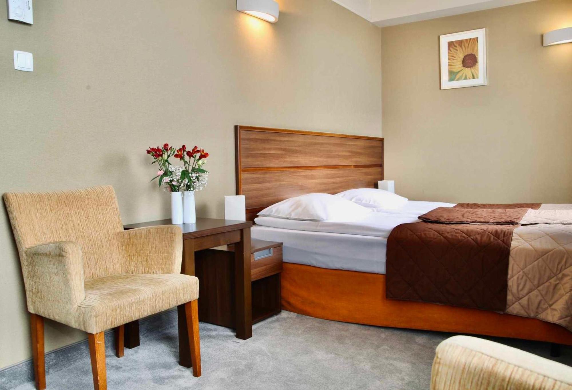 Hotel Teczowy Mlyn Kielce Luaran gambar